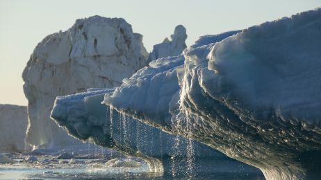 Kawałek lodowca wielkości Paryża oderwał się od największego Grenlandii (fot. Getty Images)