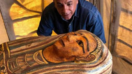 W Egipcie odkryto kolejne 14 szczelnie zamkniętych sarkofagów sprzed 2500 lat