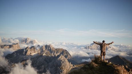 Nowe badania sugerują, że część Alp pnie się do góry, a część ulega erozji (fot. Getty Images)