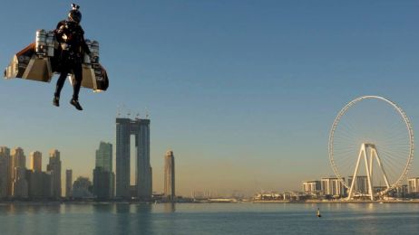 Vince Reffet w trakcie jednego z lotów Jetman Dubai (fot. Facebook/Jetman Dubai)