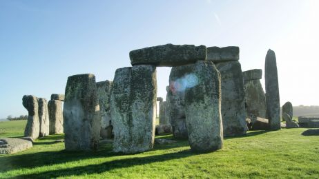 Historia powstania oraz przeznaczenie Stonehenge wciąż pozostaje zagadką (fot. Getty Images)