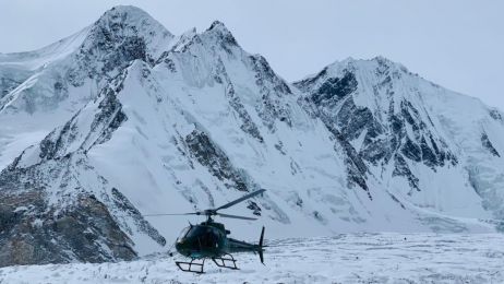 Wojskowe śmigłowce mogły wzlecieć tylko na wysokość 7000 metrów (fot. Twitter/Chhanga Dawa Sherpa)
