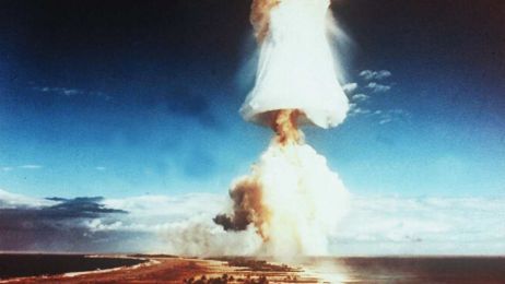 Testy broni atomowej na atolu Mururoa