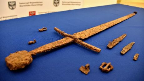 Miecz wraz z innymi artefaktami trafił do Muzeum Bitwy pod Grunwaldem w Stębarku (fot. Urząd Marszałkowski Województwa Warmińsko-Mazurskiego)