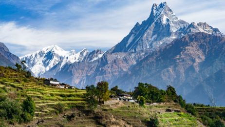 Chiny miały pomóc odbudować Nepal. Teraz niszczą parki narodowe