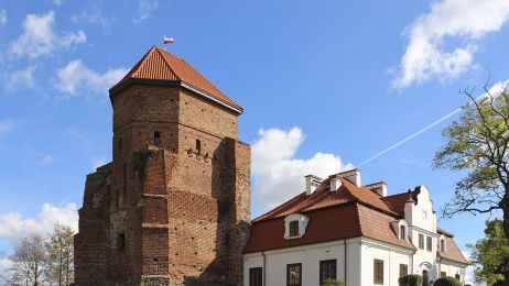 Zamek w Liwie: opis, zwiedzanie, bilety i dojazd, historia obiektu (fot. Bladyniec, Wikimedia Commons, CC-BY-SA-3.0)