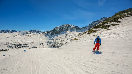 Gdzie jechać na narty w Andorze? – pomysły na udany wyjazd na narty (fot. Getty Images)