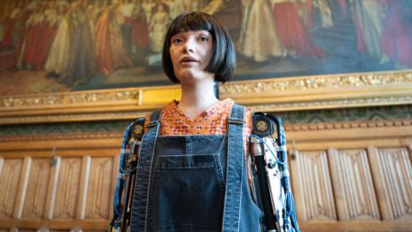 Pierwszy humanoidalny robot wystąpił przed Brytyjskim Parlamentem. Zachowanie Ai-Dy zaskoczyło polityków
