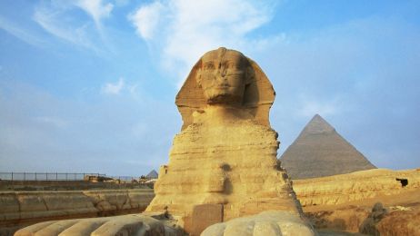 Jak powstał Wielki Sfinks? Egipt słynie z tej rzeźby, ale jej historia jest niejasna i burzliwa (fot. Getty Images)