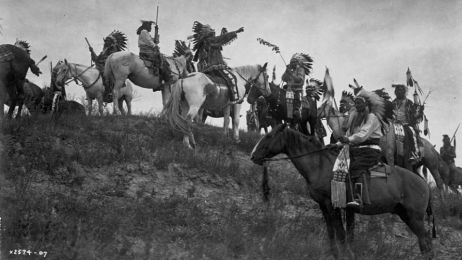 Rdzenni Amerykanie na koniach
