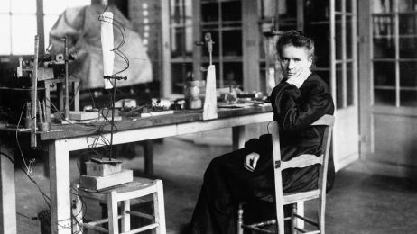 Maria Skłodowska-Curie – ciekawostki o najwybitniejszej polskiej naukowczyni. Zawsze była pierwsza (fot. Hulton-Deutsch Collection/CORBIS/Corbis via Getty Images)