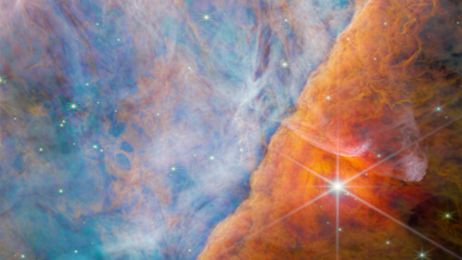 Z pomocą Teleskopu Webba odkryto w kosmosie molekułę, która może być jedną z „cegiełek życia”