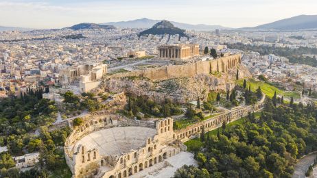 Akropol w Atenach ma fascynującą historię, ale nie wszyscy zobaczą słynne budowle. Winne są upały