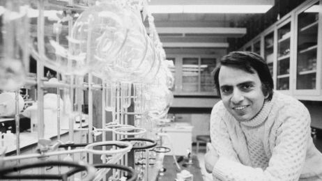 Carl Sagan (fot. Santi Visalli Inc./Getty Images)