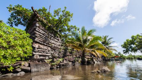 Nan Madol, czyli zagadkowe ruiny zwane „Wenecją Pacyfiku”. Obrosły niezwykłymi legendami