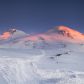 elbrus-szczyt-europy-czy-azji-kontrowersje-wokol-najwyzszej-gory-kaukazu-i-ciekawostki-na-jej-temat-fot-getty-images