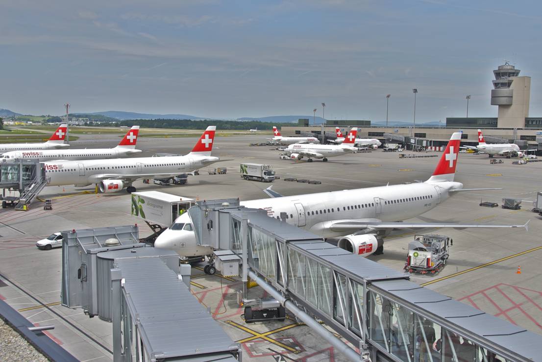 Swiss_International_Airlines_hub_Zurich_Kloten_airport,_June_15,_2012_(7189952715)