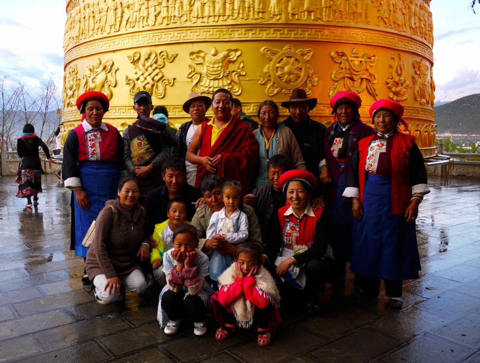 Tibetanczycy w miasteczki Shangri-la, Chiny