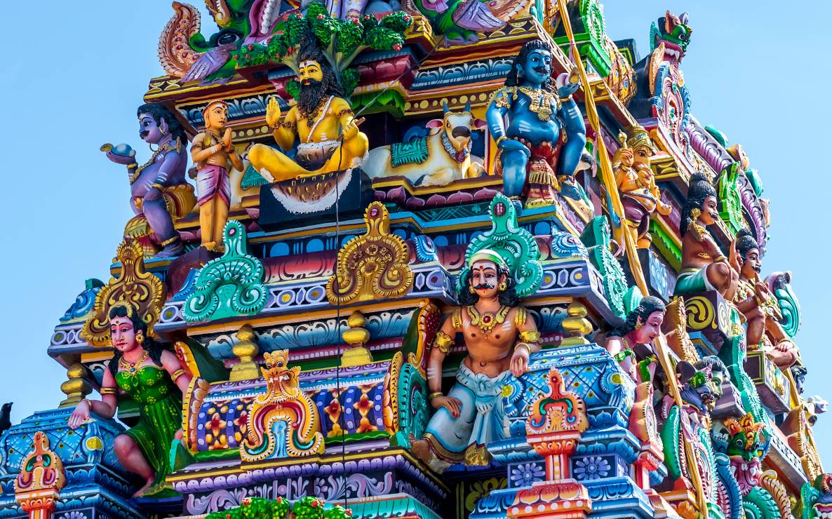 Hinduistyczne świątynie słyną z kolorowych zdobień.