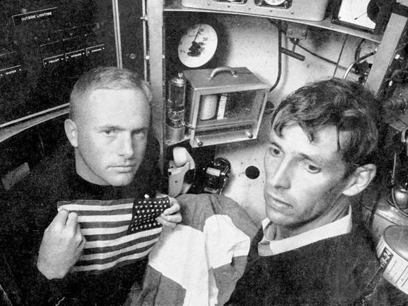Walsh i Piccard 23 stycznia 1960 roku na dnie Głębi Challengera - fot archiwum Dona Walsha