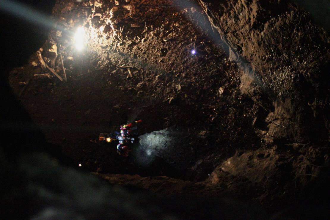 Głębia marzeń odkryta! Niepełnosprawny Przemek Kowalik zjechał do jaskini Studnisko