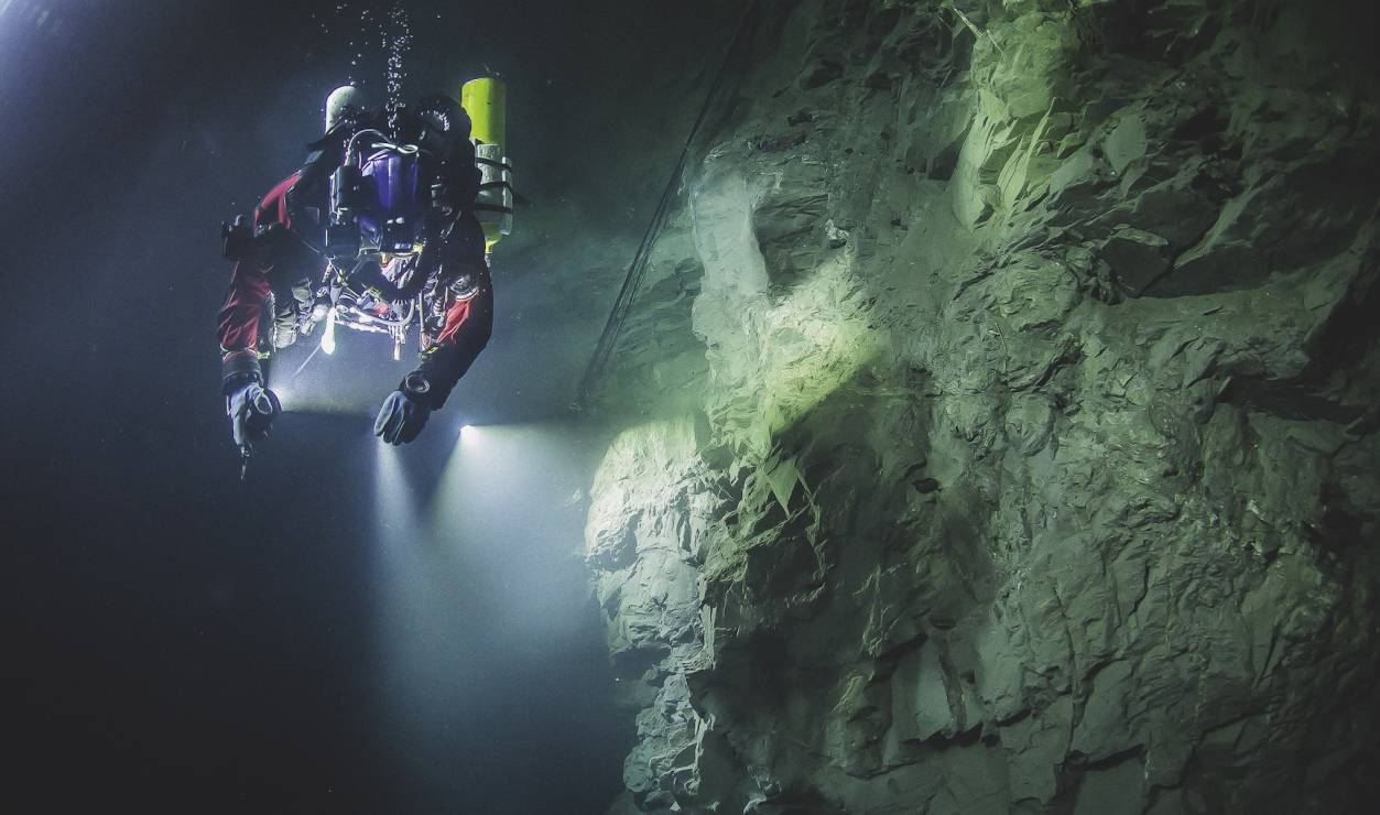 404 metry pod wodą