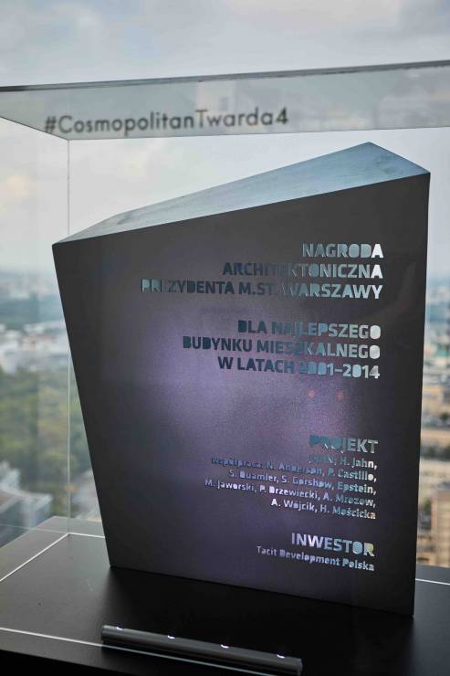 Helmut Jahn odebrał nagrodę za  za projekt apartamentowca Cosmopolitan Twarda 4