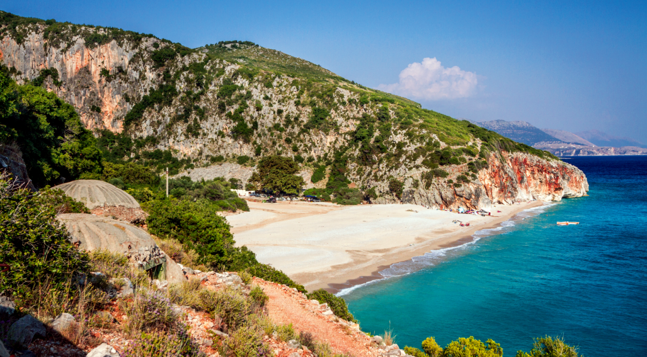 Jeden z albańskich cudów: plaża Gjipe.
