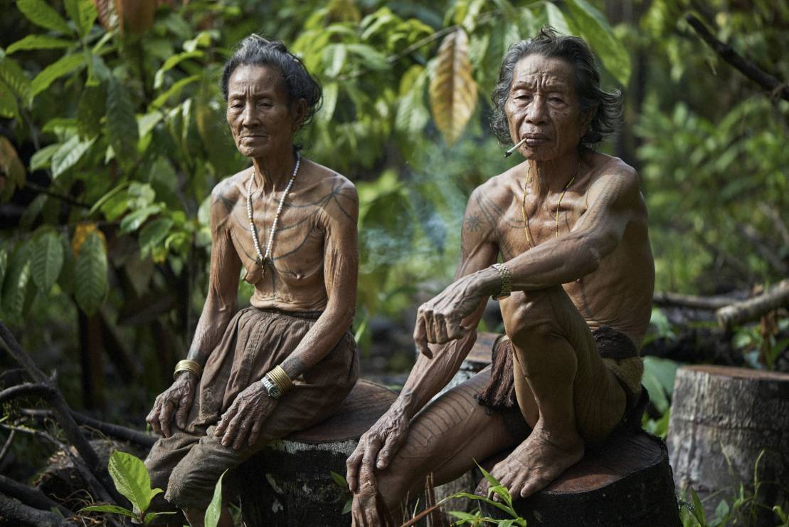 Plemię Mentawai z Indonezji.