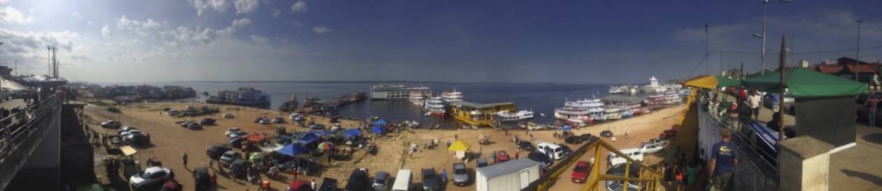 Widok portu w Manaus.