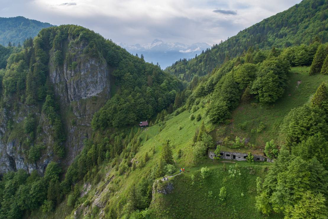 Rowerem przez Słowenię: Alpy Julijskie i jezioro Bohnij