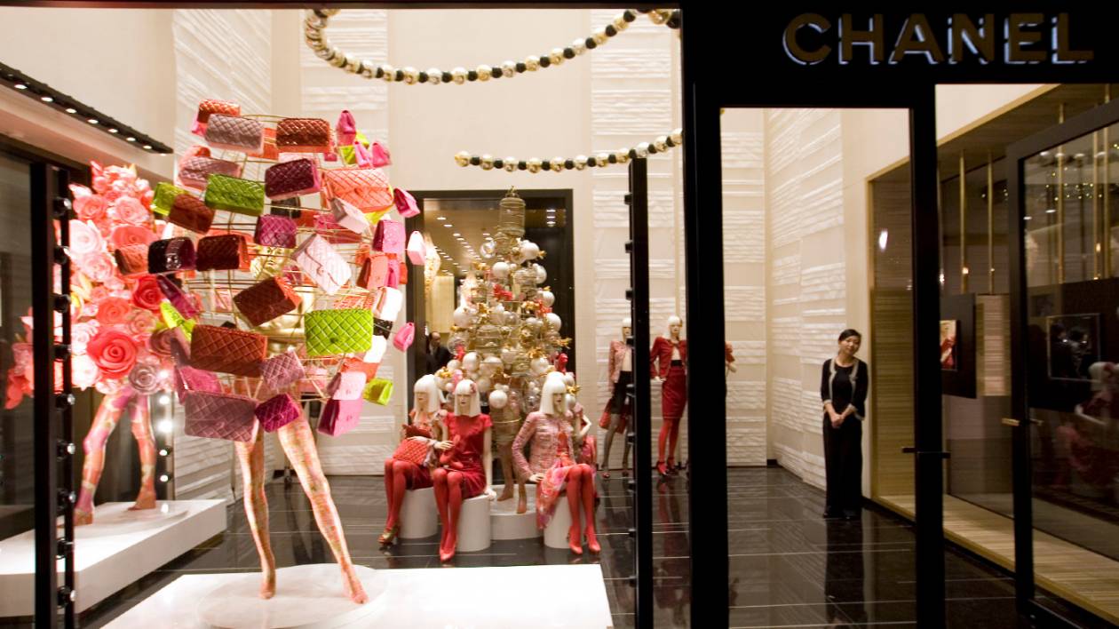 Instagramerki wypożyczały luksusowe towary, a następnie się nimi dzieliły (fot. Getty Images)