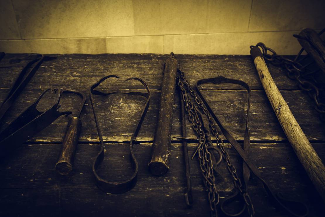 narzędzia tortur