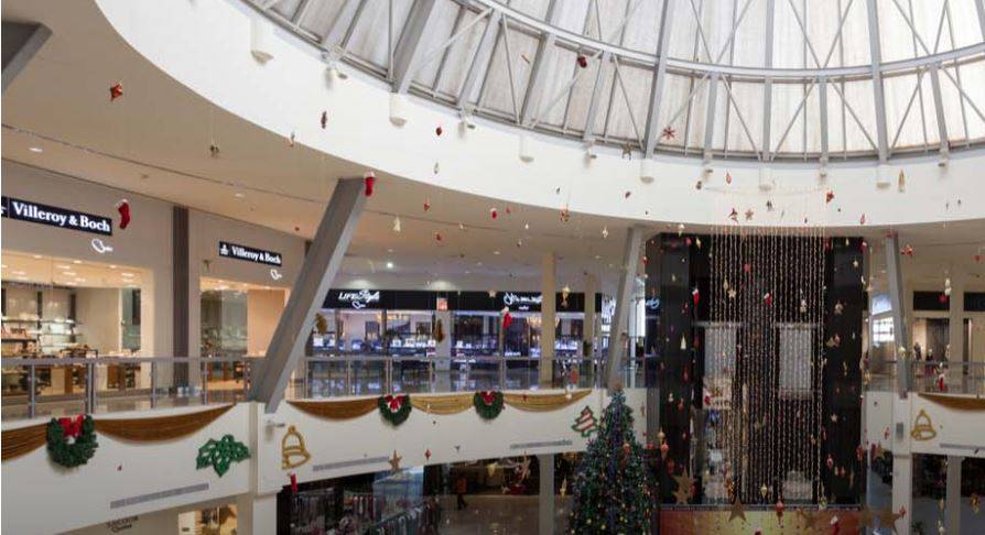 Luksusowe produkty w obniżonych cenach w Dubai Outlet Mall
