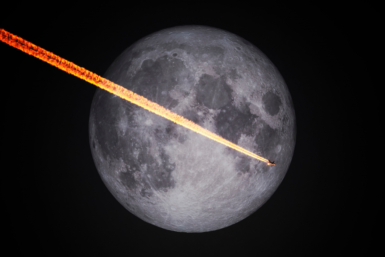 Tajemnicza rakieta uderzy dziś w Księżyc.  Naukowcy nie są pewni, do kogo należy