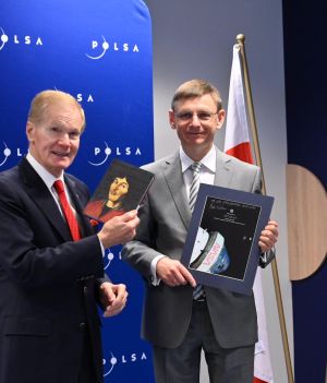 Administrator NASA Bill Nelson w Warszawie: stawiamy na współpracę z firmami komercyjnymi (fot. POLSA)