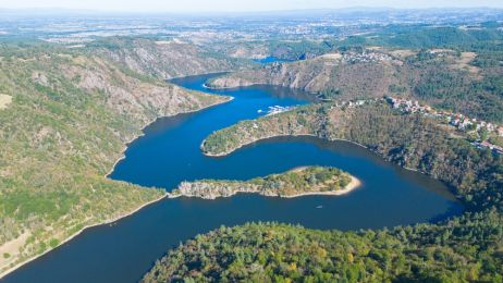 Najdłuższa rzeka Francji jest krótsza od Wisły, ale stanowi jedną z największych atrakcji w kraju (fot. Shutterstock)