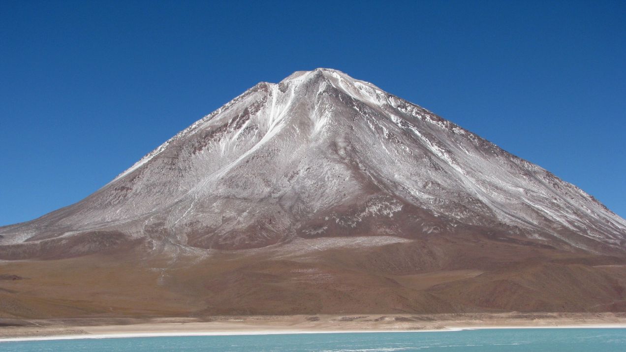 wulkan_003_Licancabur5938m_Chile_Boliwia