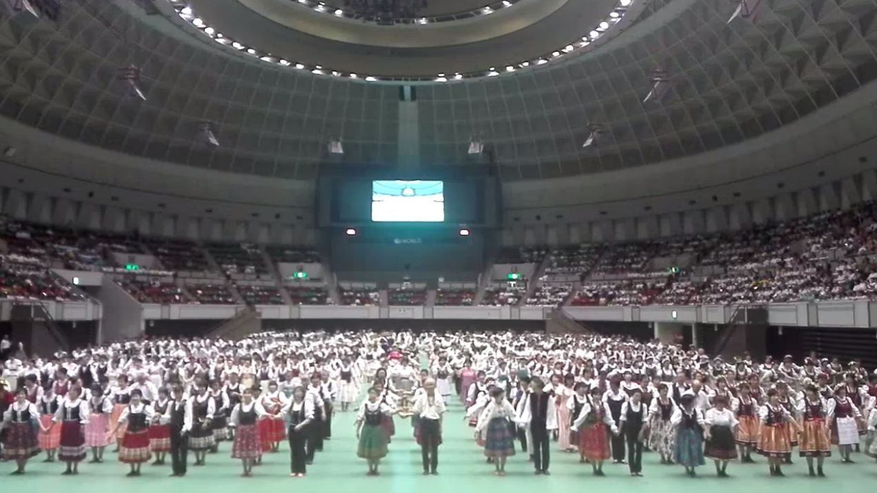 2500 Japończyków tańczy poloneza
