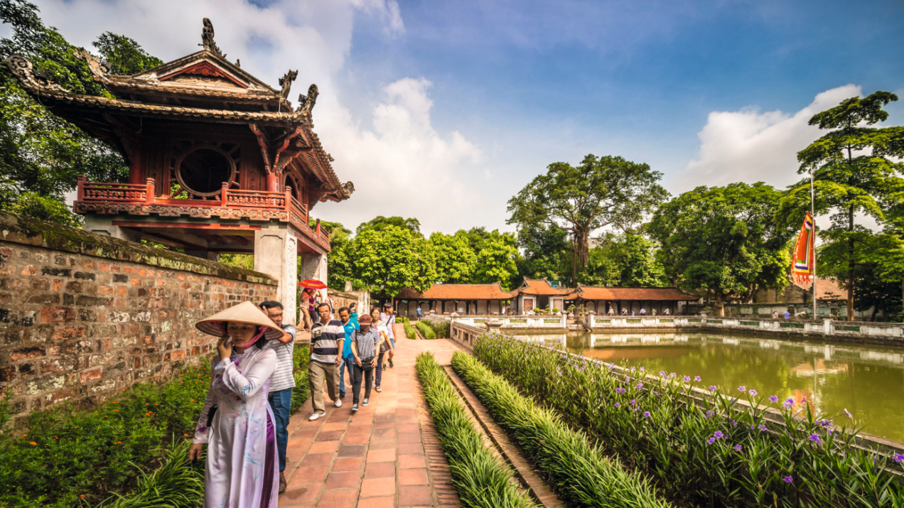 Świątynia Literatury  w Hanoi. Siedziba pierwszego uniwersytetu  w Wietnamie  – założonego  w 1070 r.