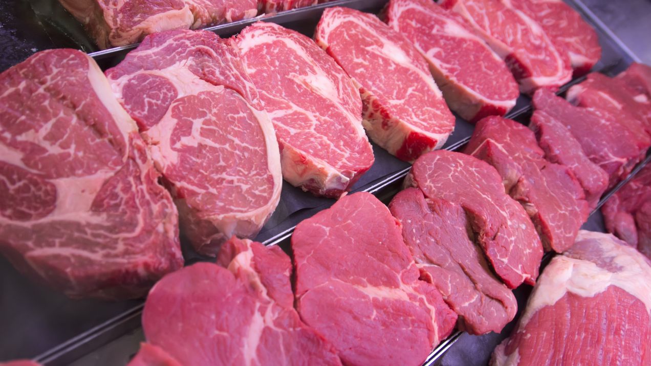 "Powinniśmy ostrzegać przed mięsem, jak przed cukrem" - alarmują dietetycy