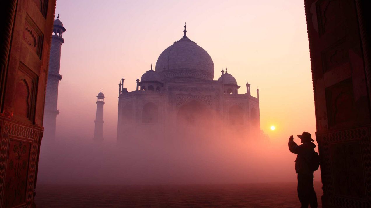 Widok na Taj Mahal w Indiach fot. Getty Images