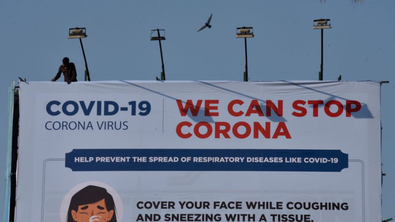 Mnożą się fake newsy o pandemii koronawirusa (fot. Getty Images)