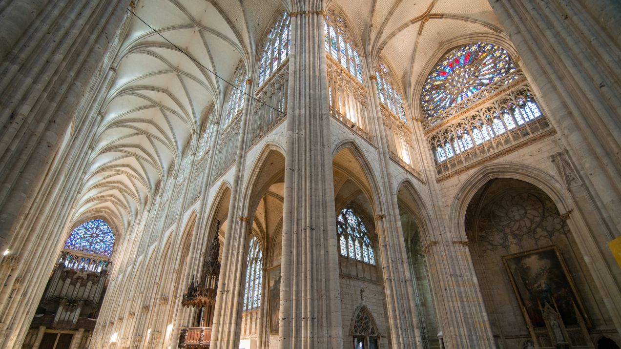 Mroczne i ciemne kościoły w okresie średniowiecza? Naukowcy właśnie obalili ten mit / Fot. Thesupermat2/cc-by-2.0/Wikimedia Commons