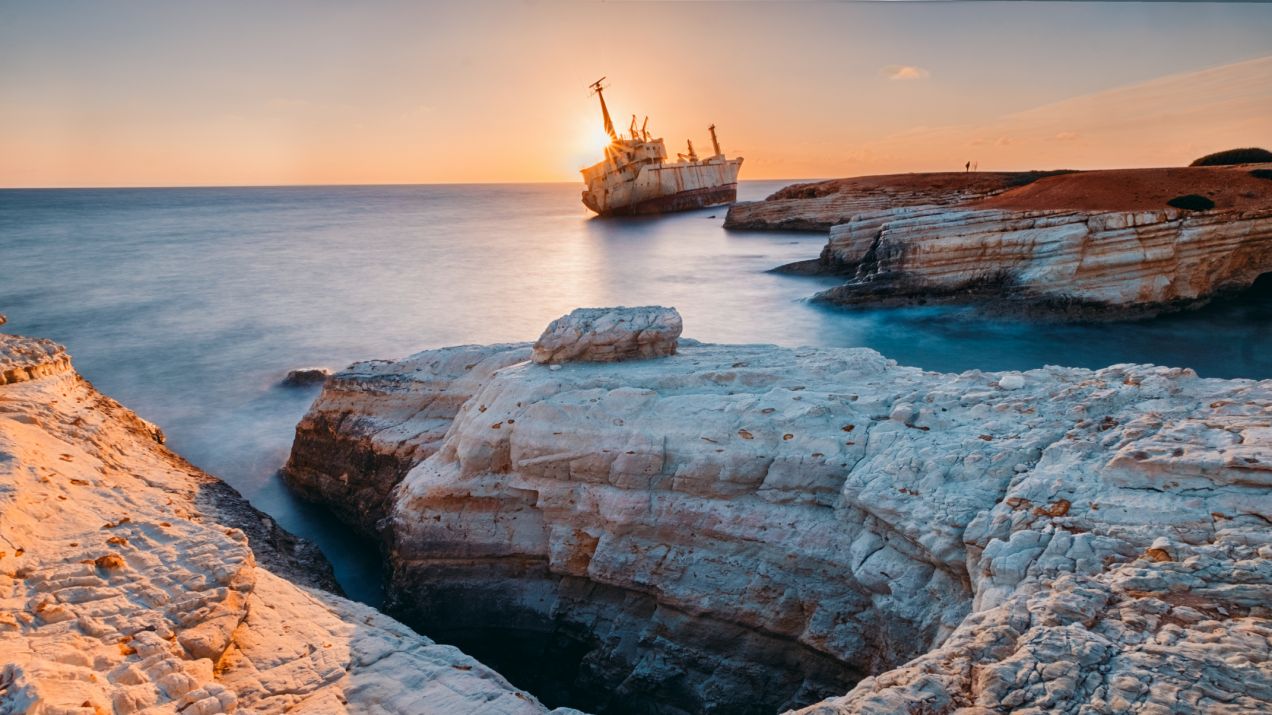 Opuszczony statek Edro III na cypryjskiej plaży fot. Getty Images