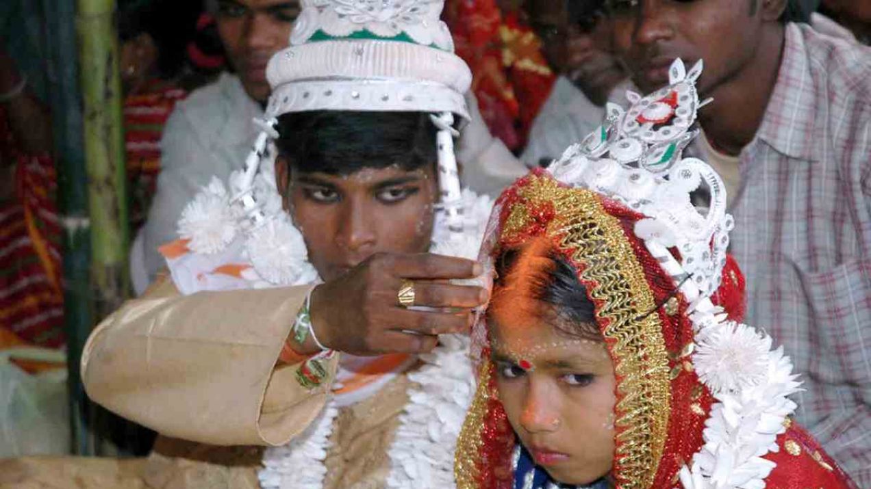 Przez COVID przybywa dziecięcych małżeństw