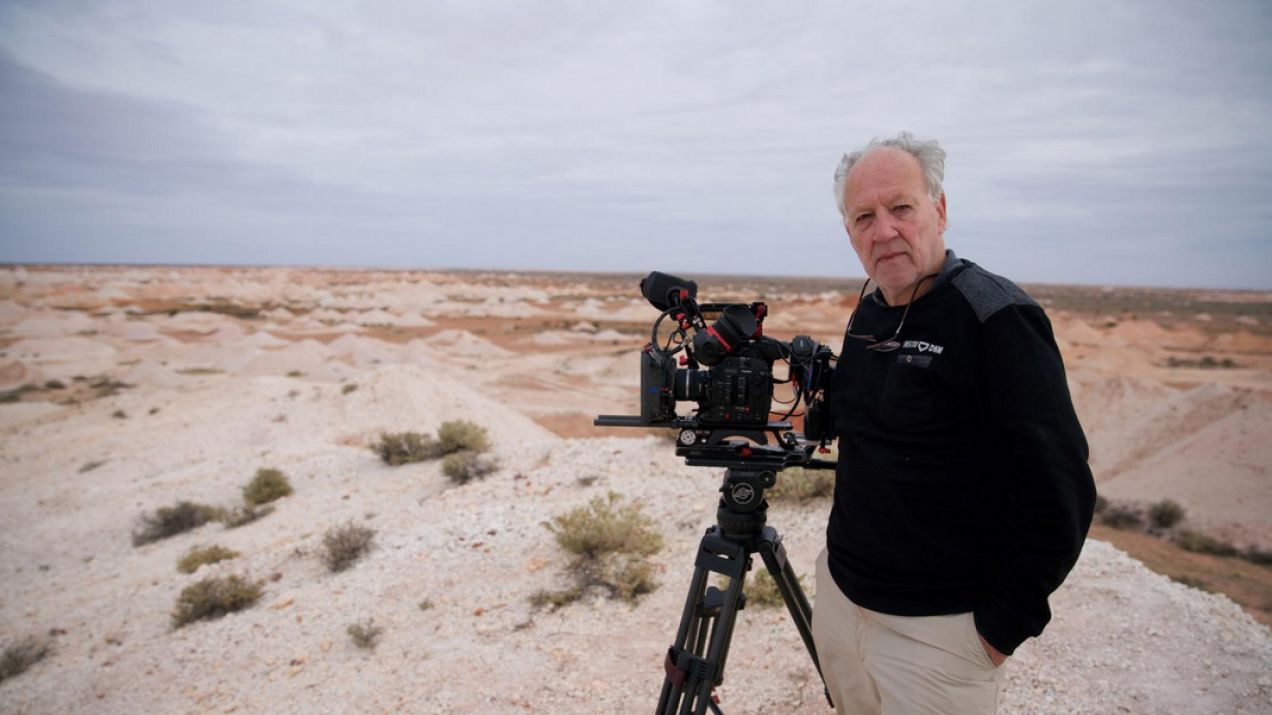 Werner Herzog na planie swojego nowego filmu dokumentalnego "Nomad: In the Footsteps of Bruce Chatwin". (Photograph courtesy Music Box Films)