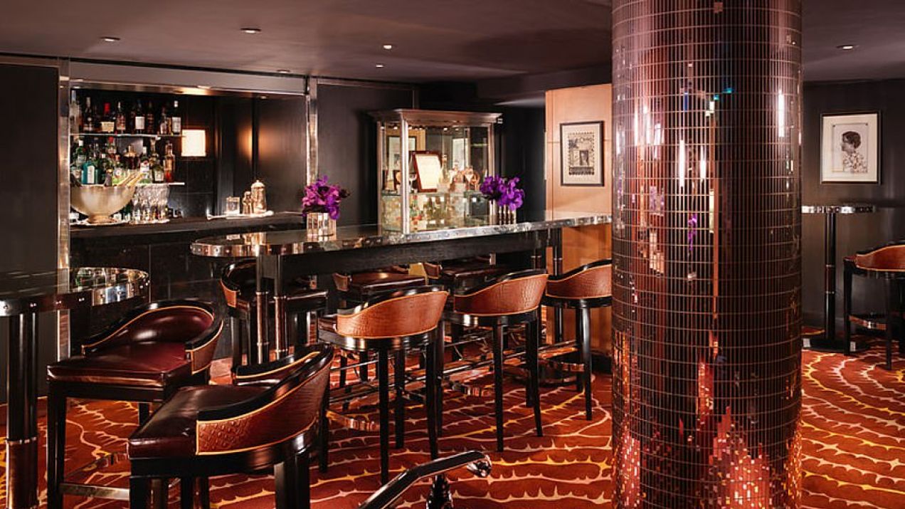 Mówi się, że American Bar w Savoy Hotel (na zdjęciu) jest jednym z najważniejszych historycznych barów otwartych do dziś (fot. www.worlds50bestbars.com)