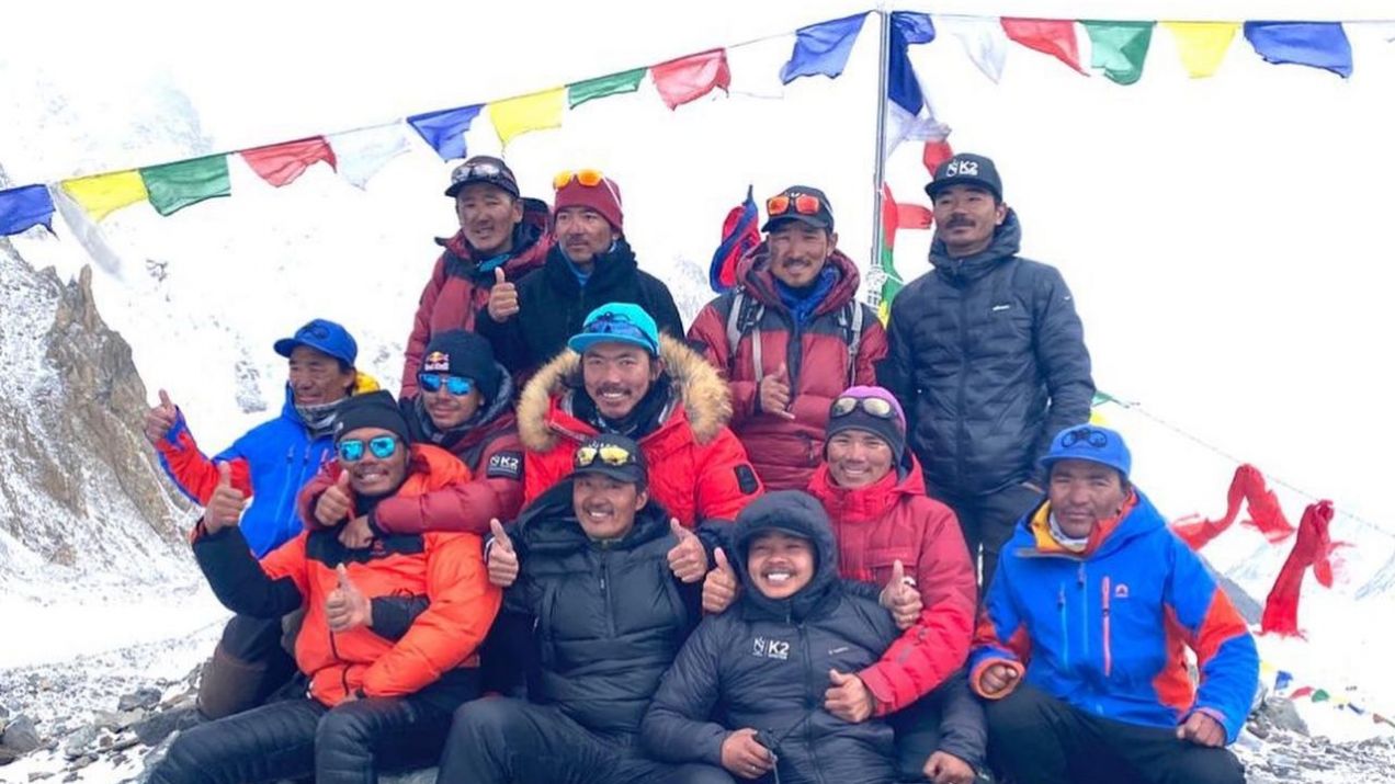 Nepalscy himalaiści, którzy jako pierwsi w historii zdobyli szczyt K2 zimą (fot. Facebook/Chhana Dawa Sherpa)