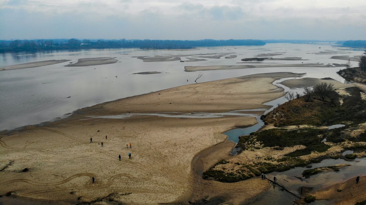 W ostatnich latach poziom wód gruntowych w Polsce obniżył się o dwa metry. Zasoby wodne nie odnawiają się w takim tempie, jak dawniej (fot. Getty Images)